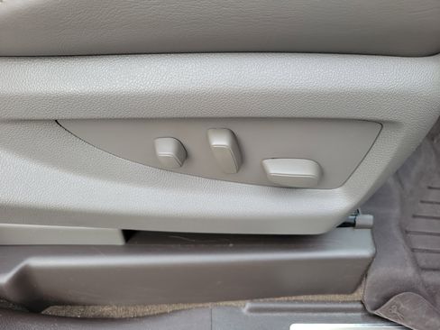 Used 2018 GMC Yukon Denali w/ Denali Ultimate Package image 9