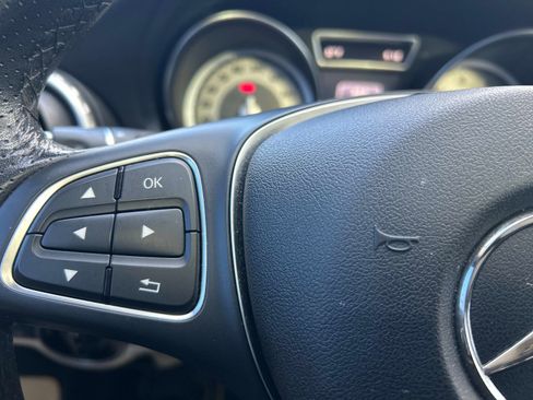 Used 2017 Mercedes-Benz GLA 250 4MATIC image 25