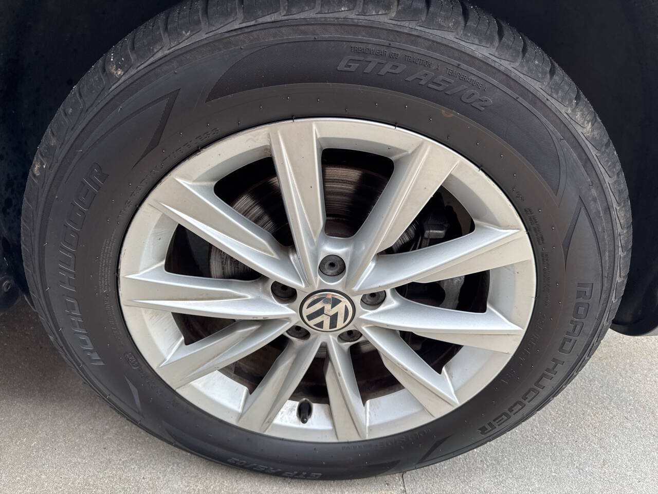 Used 2017 Volkswagen Tiguan S FWD image 23