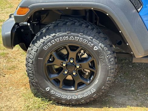 Used 2022 Jeep Wrangler Sport AWD/4WD image 10