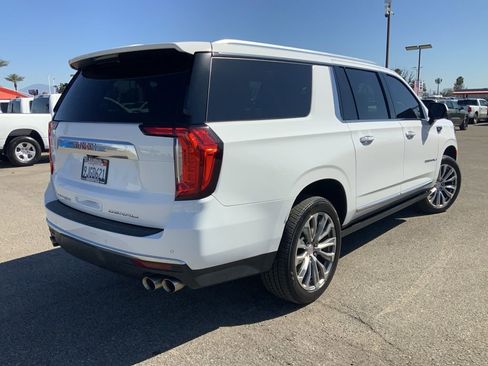 Used 2021 GMC Yukon XL Denali w/ Denali Premium Package image 5