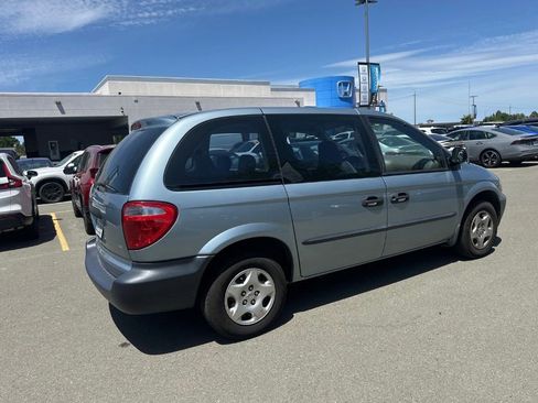 Used 2003 Dodge Caravan SE FWD image 3