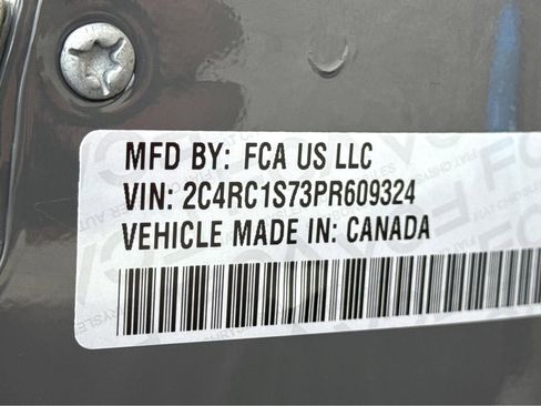 Certified 2023 Chrysler Pacifica Limited w/ S Appearance Package image 26