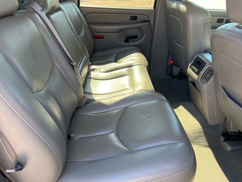 Used 2005 Chevrolet Avalanche Z71 w/ Sun And Sound Package AWD/4WD image 14