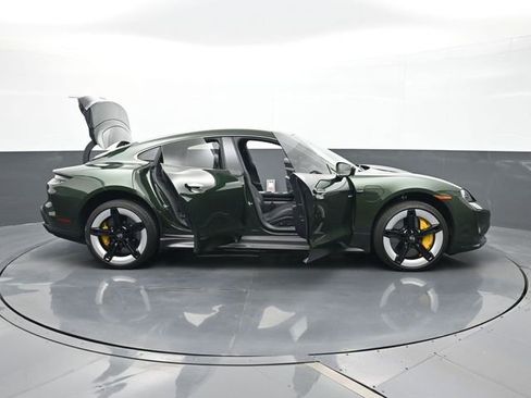 Certified 2025 Porsche Taycan Turbo S w/ Premium Package AWD/4WD image 33