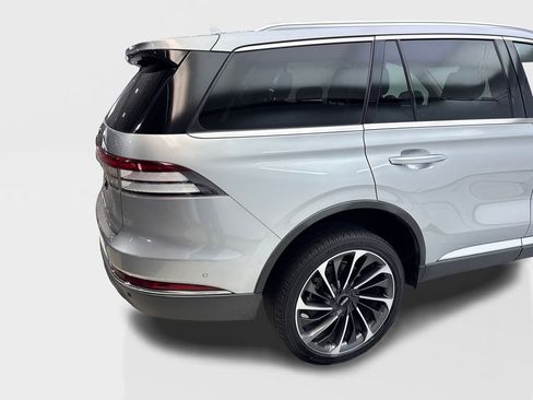 Used 2020 Lincoln Aviator Reserve w/ Equipment Group 202A AWD/4WD image 16