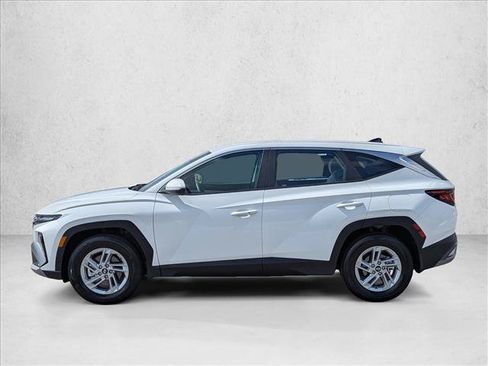 Certified 2026 Hyundai Tucson SE FWD image 8