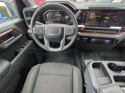 Used 2025 GMC Sierra 1500 Elevation image 16
