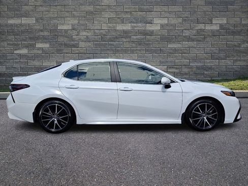 Used 2024 Toyota Camry SE FWD image 7