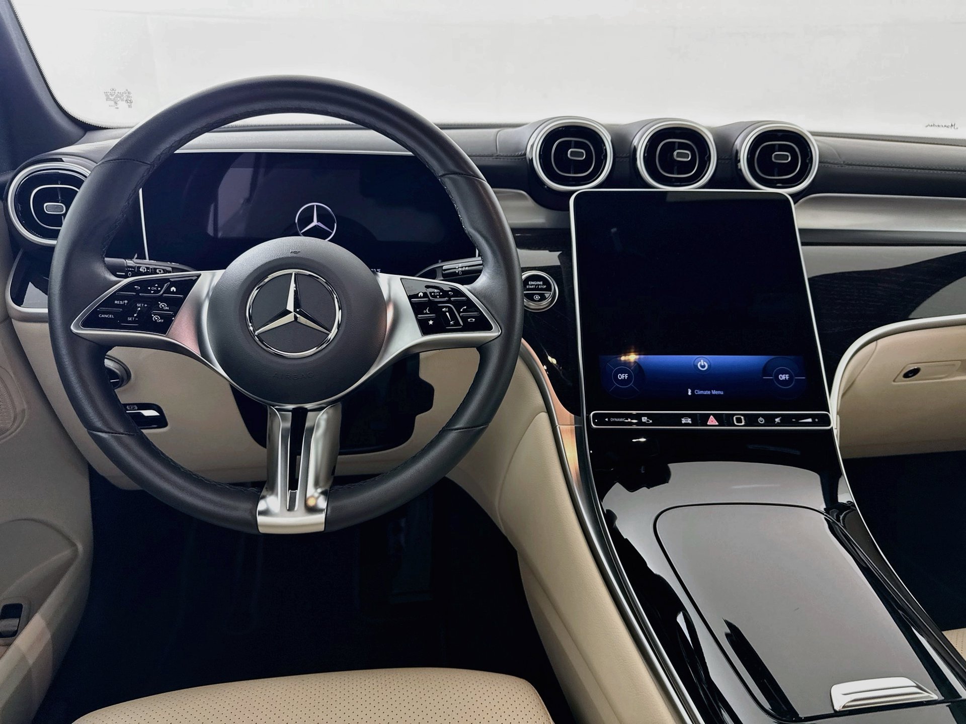 Certified 2025 Mercedes-Benz GLC 300 image 23