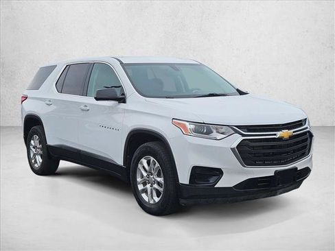 Used 2018 Chevrolet Traverse LS image 3