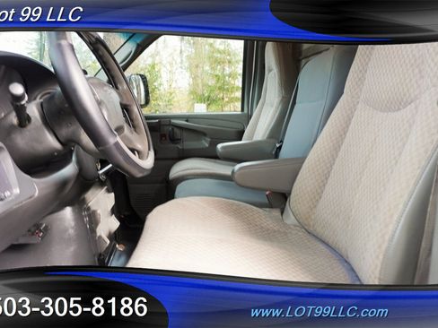 Used 2004 Chevrolet Express 3500 w/ Chrome Appearance Package image 12