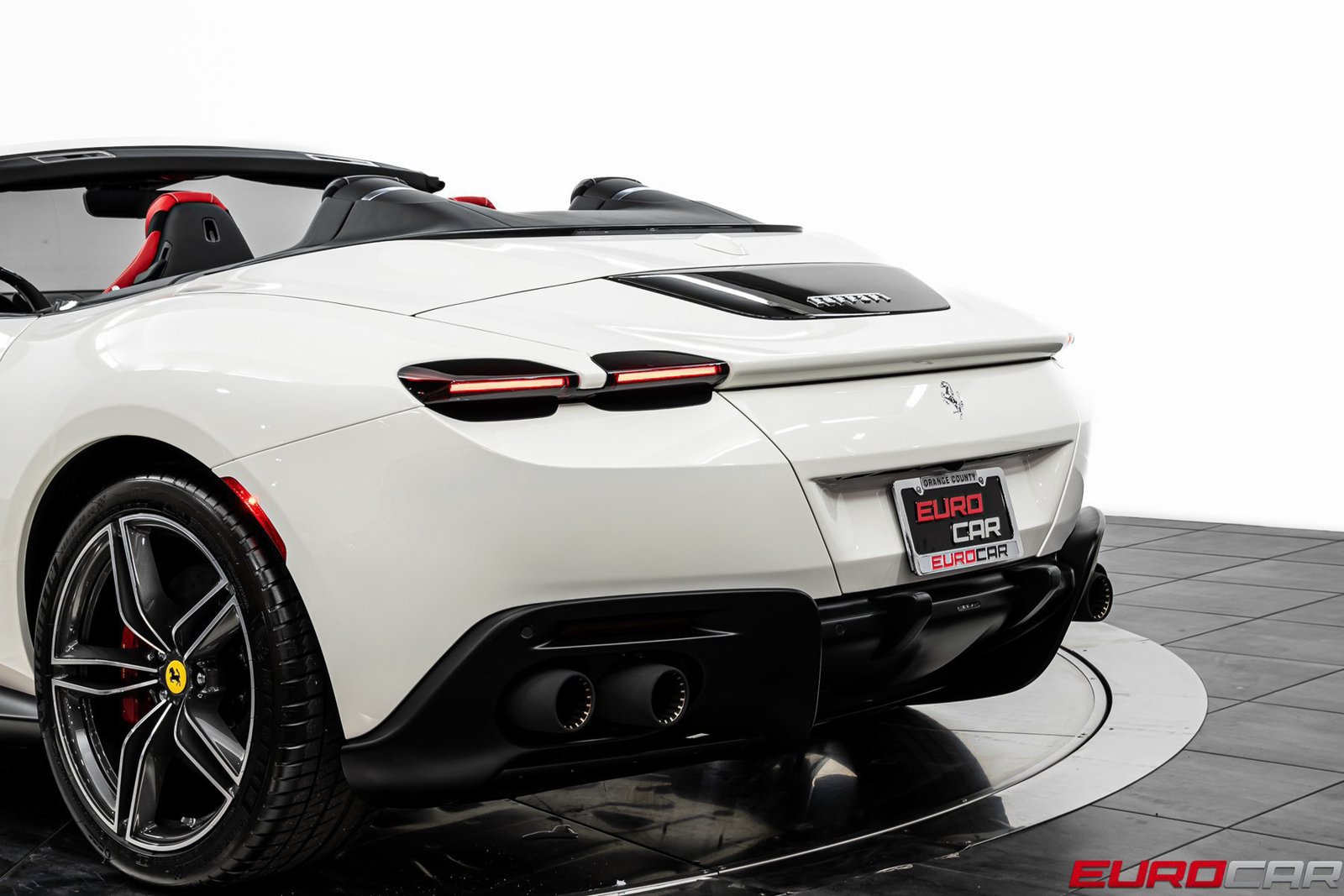 Used 2025 Ferrari Roma Spider RWD image 18