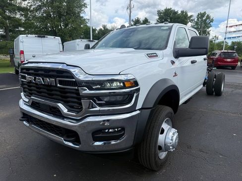 New 2026 RAM 5500 Tradesman w/ Chrome Appearance Group AWD/4WD image 8