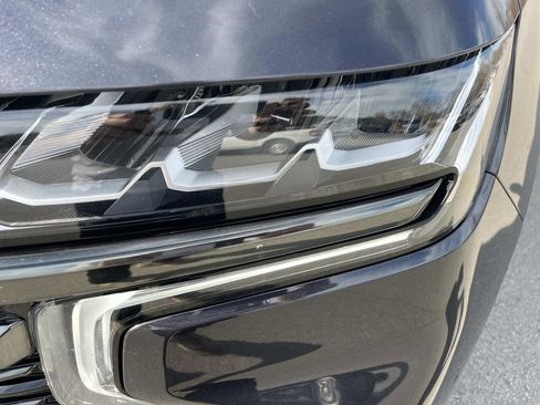 Used 2022 Chevrolet Suburban RST w/ Luxury Package image 9