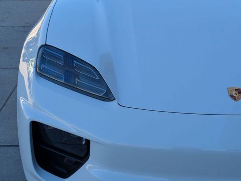 New 2026 Porsche Macan 4S Electric AWD/4WD image 12