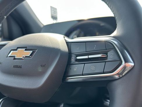 New 2026 Chevrolet Equinox LT w/ Convenience Package II FWD image 30