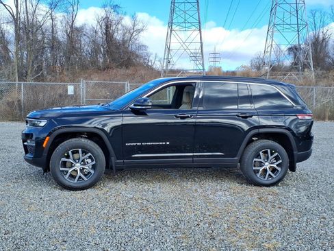 New 2025 Jeep Grand Cherokee Limited w/ MOPAR Finishing Package AWD/4WD image 2