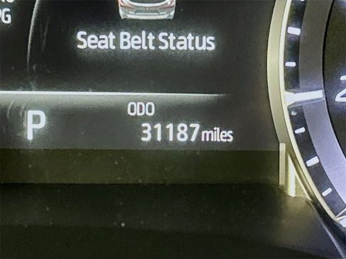 Used 2023 Toyota Highlander L image 10