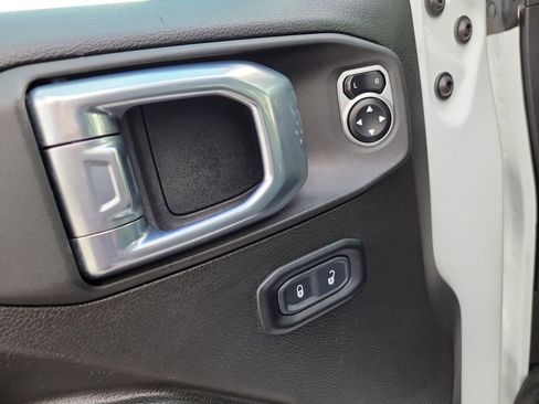 Used 2024 Jeep Wrangler Sport S image 18