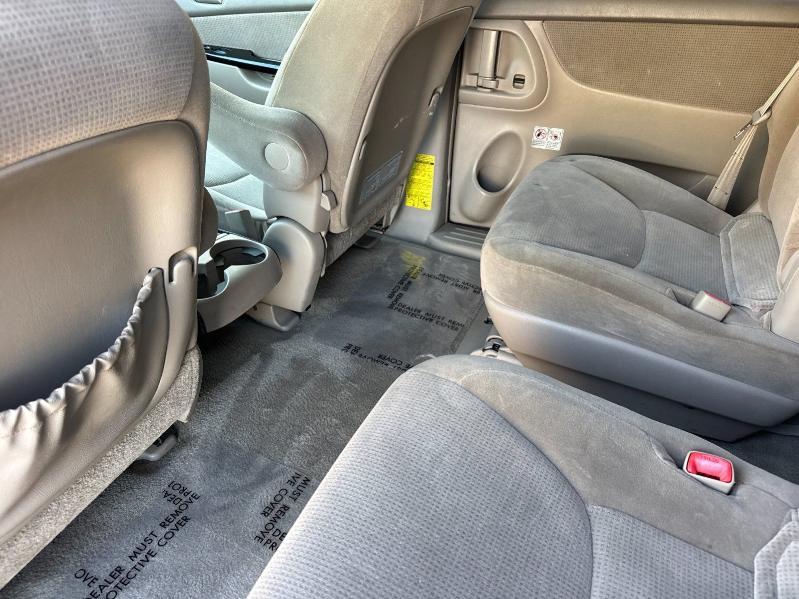 Used 2005 Toyota Sienna LE w/ LE Pkg 8 FWD image 12