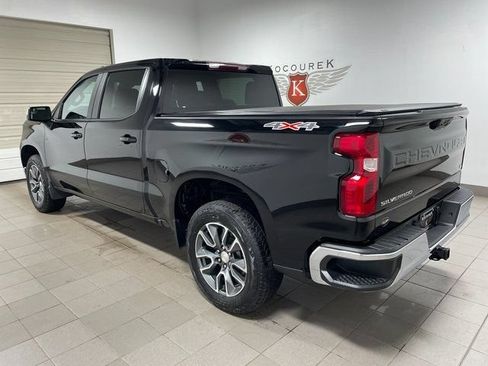 Used 2024 Chevrolet Silverado 1500 LT AWD/4WD image 4