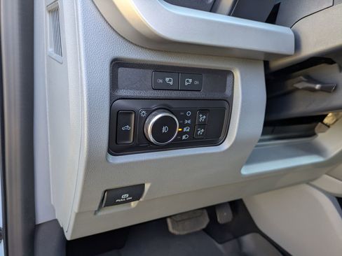 Certified 2024 Ford F250 XLT w/ FX4 Off-Road Package image 18