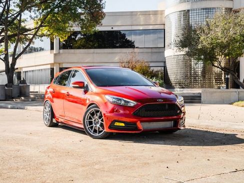 Used 2018 Ford Focus ST w/ Equipment Group 401A image 33