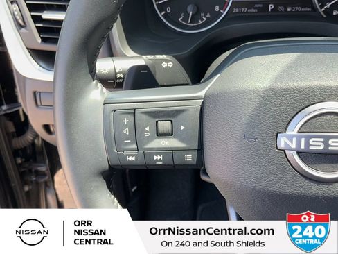Used 2025 Nissan Rogue SV AWD/4WD image 19