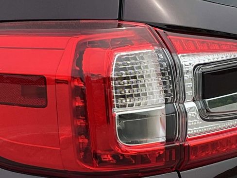 Certified 2023 Subaru Ascent Touring AWD/4WD image 10