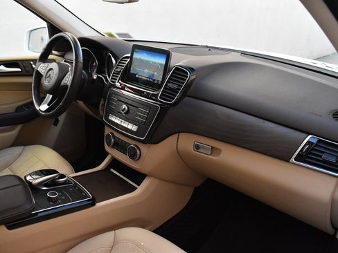 Used 2019 Mercedes-Benz GLE 400 4MATIC image 22