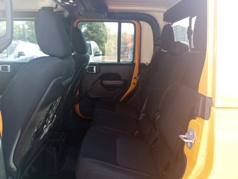 Used 2021 Jeep Gladiator Mojave w/ Safety Group image 12