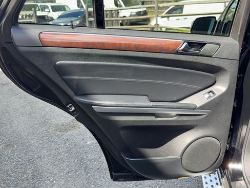 Used 2010 Mercedes-Benz ML 63 AMG 4MATIC image 14