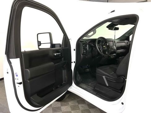 Used 2024 Chevrolet Silverado 3500 W/T image 24