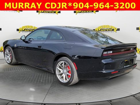 Used 2025 Dodge Charger R/T Scat Pack w/ Track Pack image 2