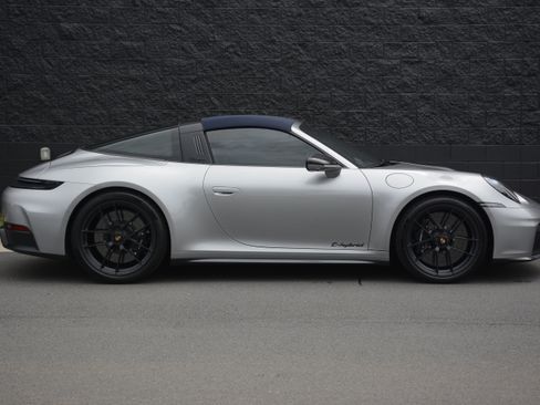 Certified 2026 Porsche 911 Targa 4 GTS AWD/4WD image 8