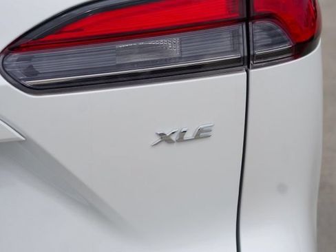 Used 2025 Toyota Corolla Cross XLE w/ Convenience Package FWD image 13