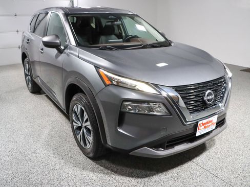 Used 2023 Nissan Rogue SV image 5