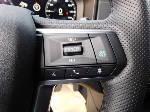 New 2025 Mitsubishi Outlander SE image 18