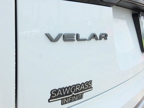 Used 2025 Land Rover Range Rover Velar S AWD/4WD image 11