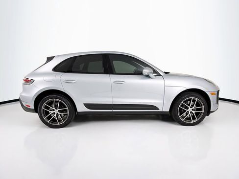 Certified 2025 Porsche Macan AWD/4WD image 8