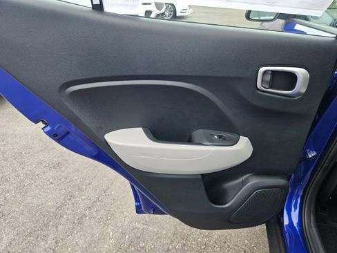 New 2025 Hyundai Venue SEL image 9