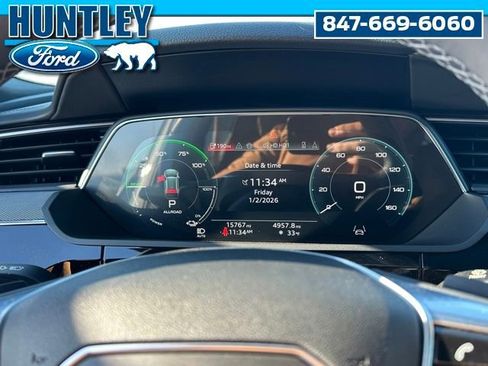 Used 2024 Audi Q8 e-tron Prestige image 33