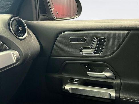 Certified 2021 Mercedes-Benz GLB 250 4MATIC image 32