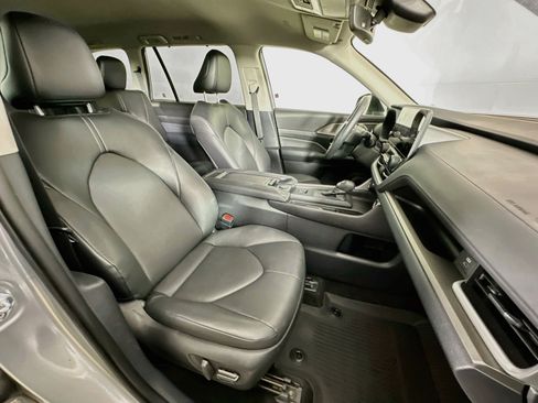 Used 2024 Toyota Grand Highlander AWD Hybrid image 31