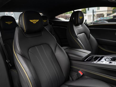 Used 2024 Bentley Continental GT image 19