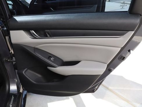 Used 2018 Honda Accord LX image 26