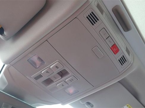 New 2025 Volkswagen Jetta SE image 17