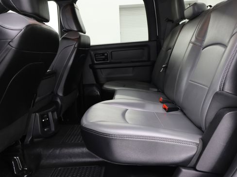 Used 2024 RAM 3500 Tradesman w/ Chrome Appearance Group image 9