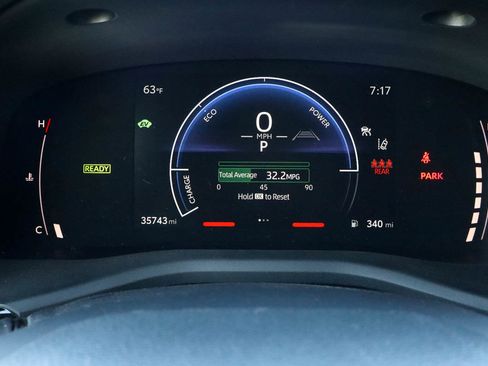 Used 2025 Toyota Camry LE image 27